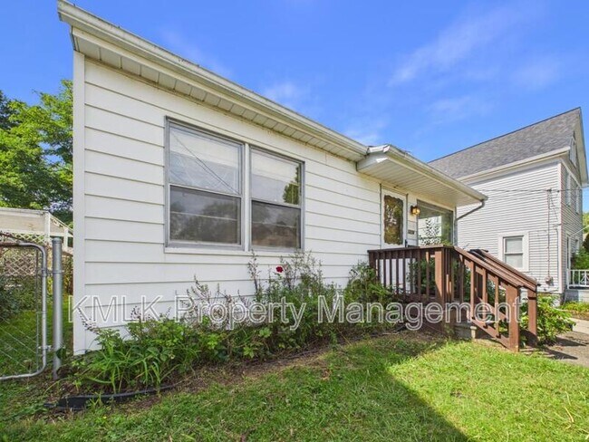 Foto del edificio - 1274 Collinwood Ave