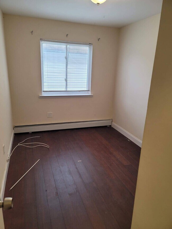 Building Photo - 661 Nasby Pl