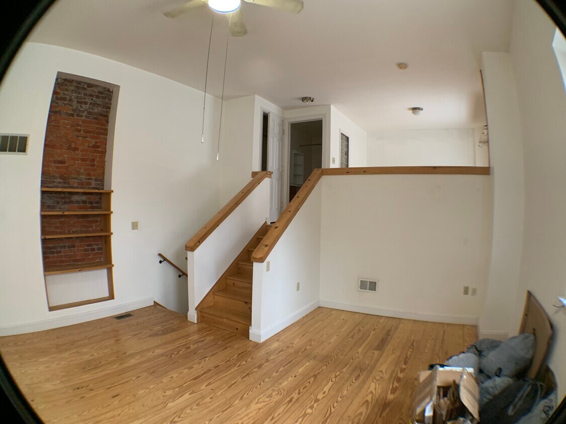 Primary Photo - 1347 S 6th St