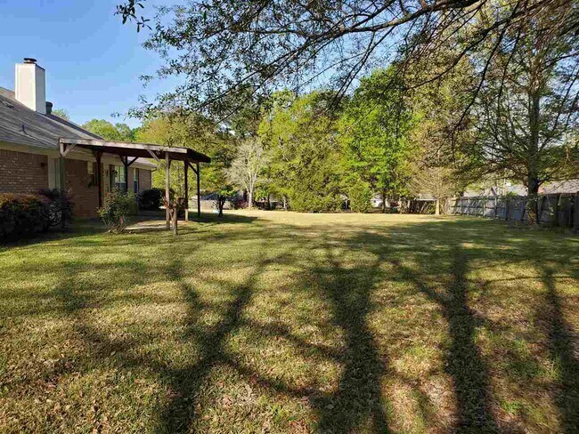 Building Photo - 208 Foxwood Cove