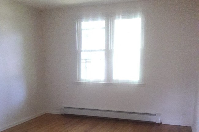 Building Photo - 4601 Henry Hudson Pkwy W