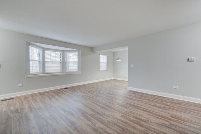 Building Photo - 425 N Lake Shore Dr