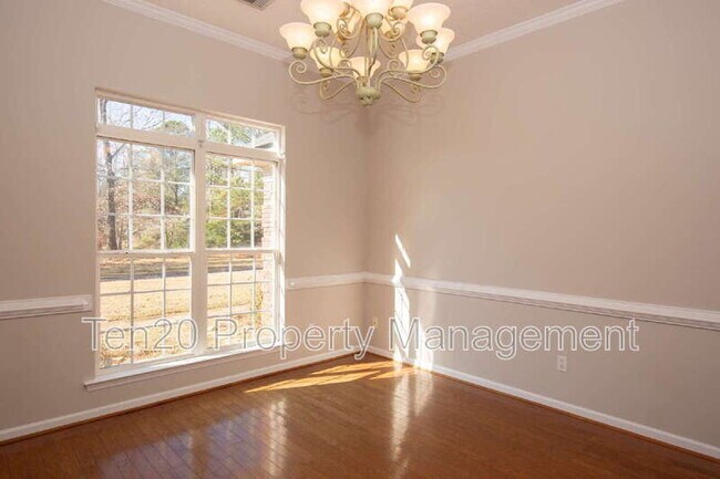 Foto del edificio - 177 Richardson Rd