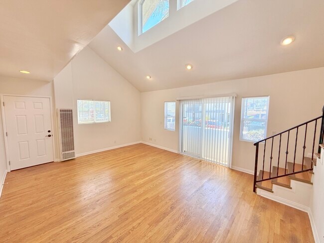 Building Photo - 1306 Electric Ave
