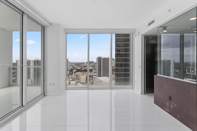 Building Photo - 1040 Biscayne Blvd