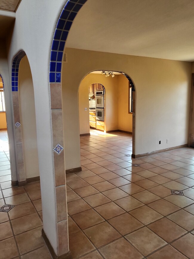 Foto del edificio - 658 Coronado Hills Dr