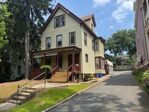 Building Photo - 30 Riggs Pl