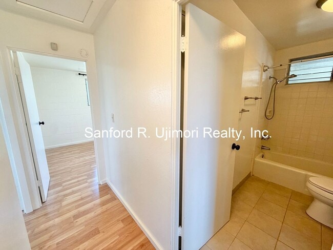 Building Photo - Hiapo Street (3 bed/1.5 bath/2 prkg) Waipahu