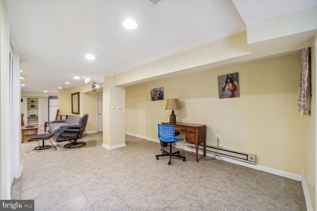 Primary Photo - 1121 Euclid St NW