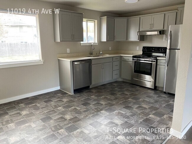 Building Photo - 11019 4th Ave W