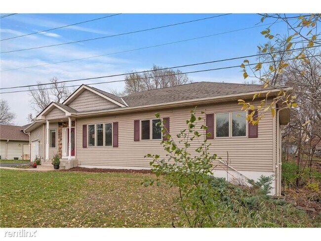 Building Photo - 5 br, 3 bath House - 8041 E River Rd
