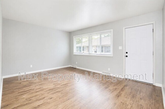 Building Photo - 3422 SW 8th St