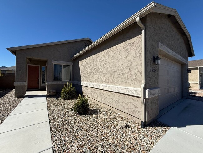 Building Photo - BEAUTIFUL GRANVILLE HOME!