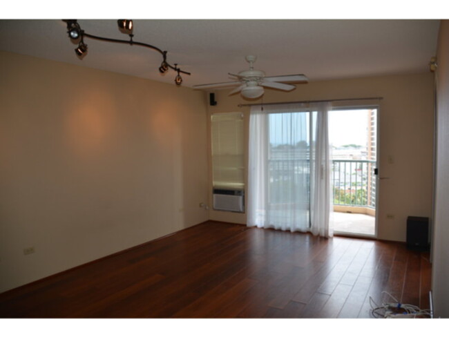 Building Photo - 2/2/2 w/ Covered Lanai &amp; Golf Course V...