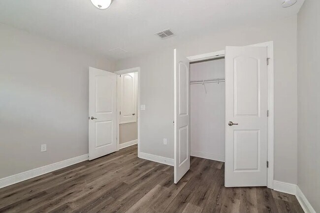 Building Photo - 2214 Angel Fish Loop