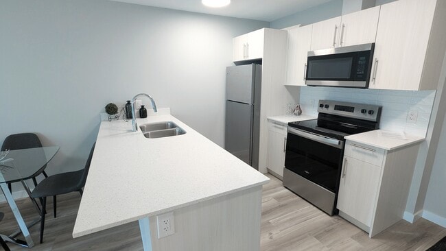 Building Photo - 475 St Anne's Rd