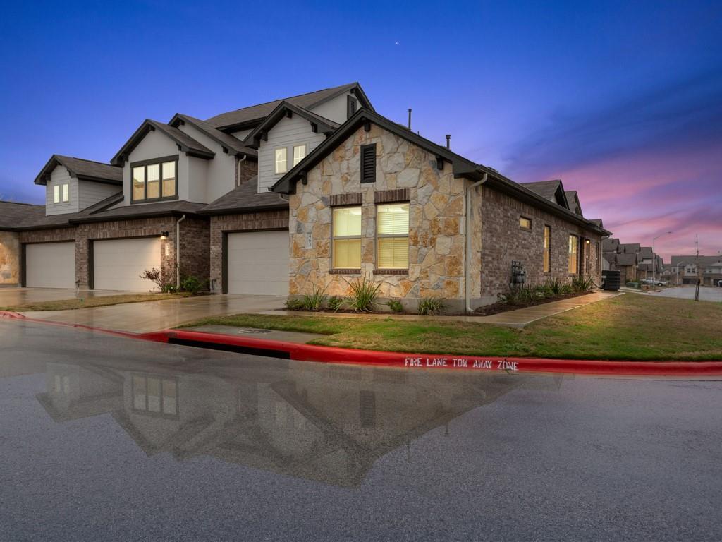 Foto principal - 2304 S Lakeline Blvd
