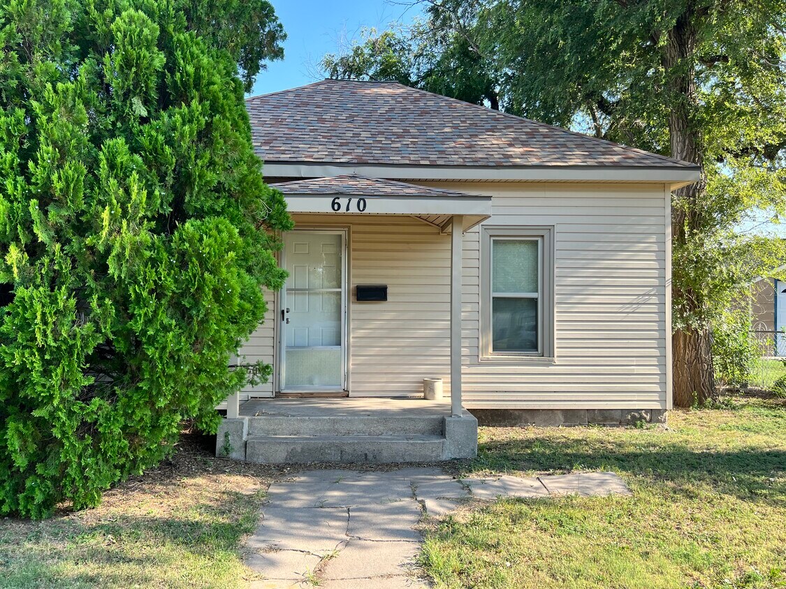 610 E 12th St, Hays, KS 67601 House Rental in Hays, KS