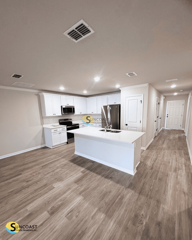 Building Photo - 13 Slumber Path