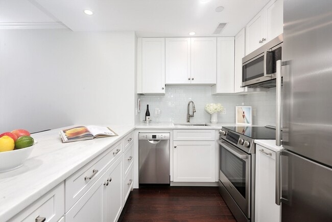 Building Photo - 145 Pinckney St