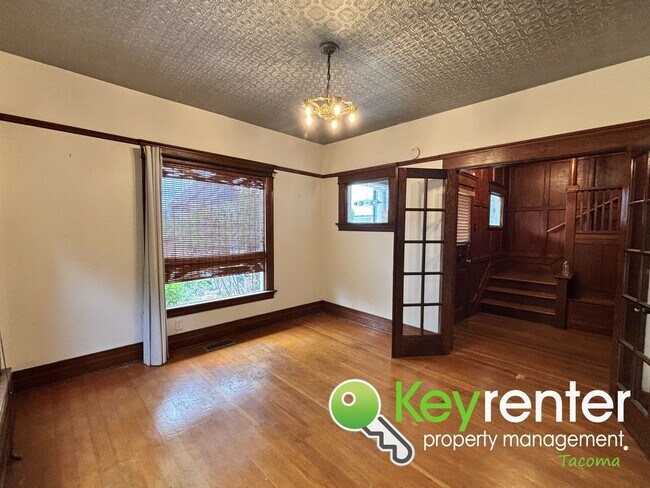 Foto del edificio - Unique 3-Bedroom Tacoma Home with Fenced Y...