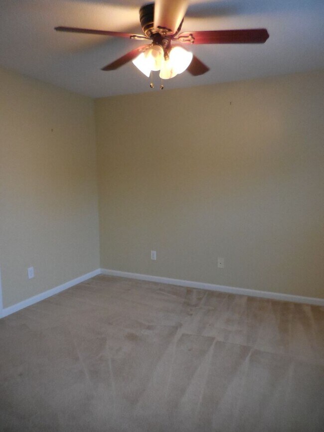 Building Photo - 2 BR 2.5 BA Horse Creek Farms