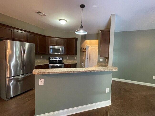 Foto del edificio - 570 Brewer Dr