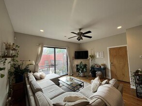 Building Photo - 2151 W Evergreen Ave