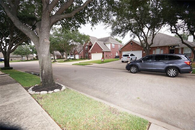 Foto del edificio - 11406 Bogan Flats Dr