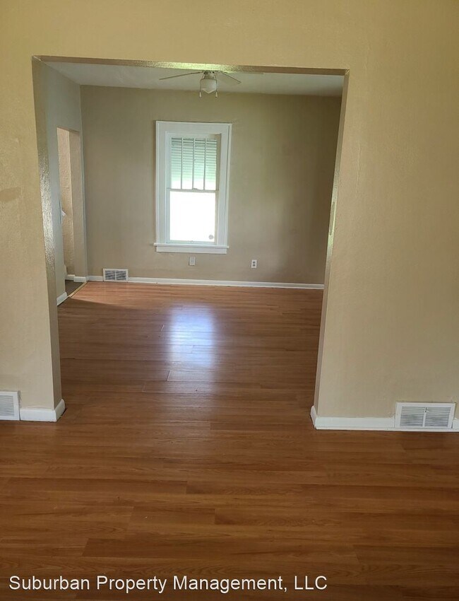 Building Photo - 3 br, 1 bath House - 4475 Silverdale Rd