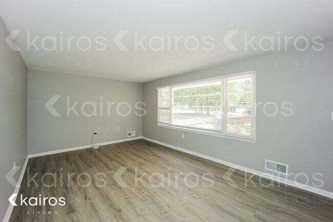 Foto del edificio - 353 Westside School Rd.