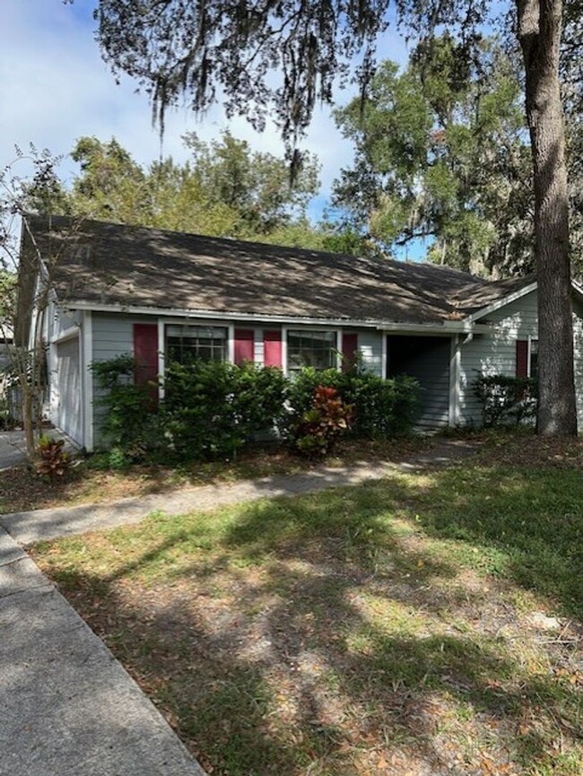 Building Photo - Spacious Julington Creek Home