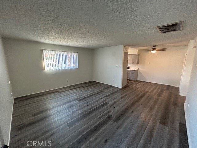 Foto del edificio - 51099 Eisenhower Dr