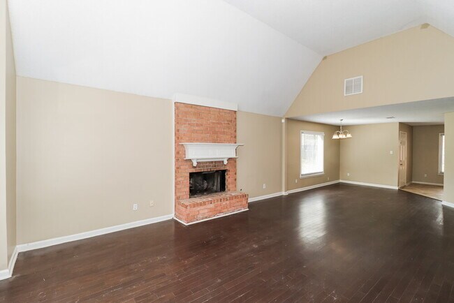 Foto del edificio - 8400 Timber Creek Dr