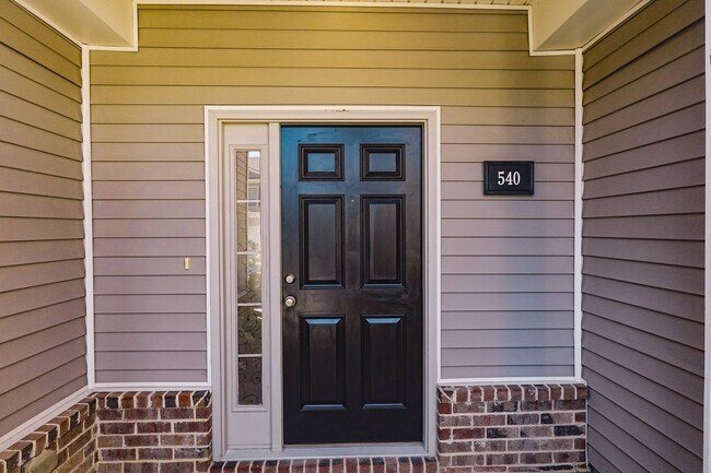 Foto del edificio - Coming Available