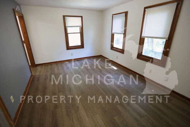 Building Photo - 2034 Edgewood Ave NE