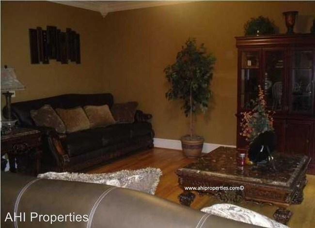 Foto del edificio - 1563 Oak Park Dr