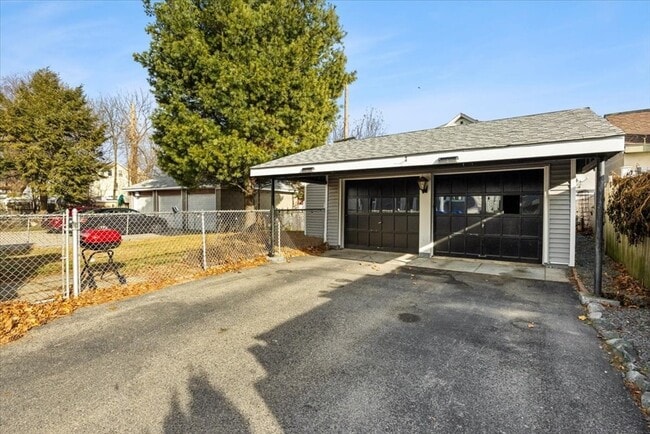 Foto del edificio - 154 Summit St