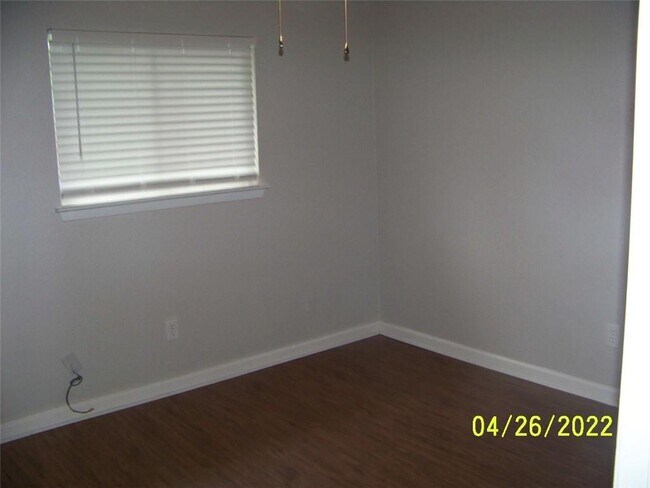 Building Photo - 7712 Islander Dr