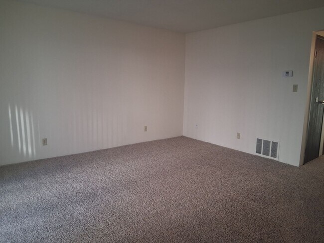 Foto del edificio - Downstairs One Bedroom at Carson Park!