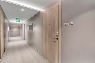 Building Photo - 1000 Brickell Plaza