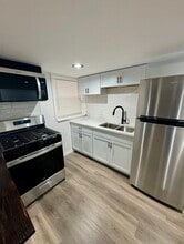 Building Photo - 5510 N Spaulding Ave