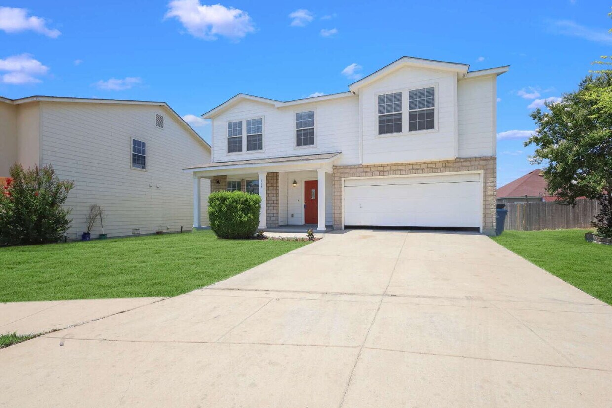 Foto principal - Spacious 4-Bedroom Rental Home in Cibolo, ...