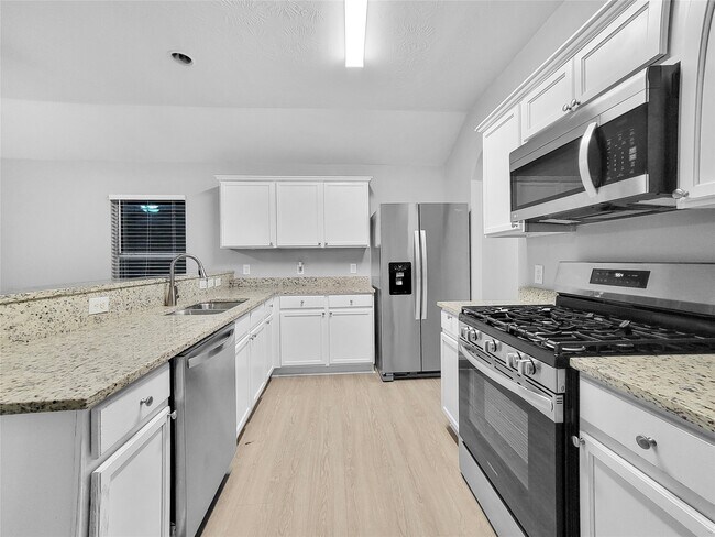 Building Photo - 21115 Escala Dr