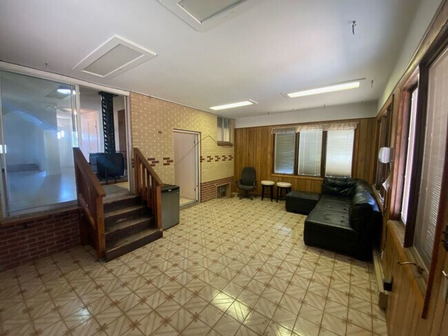 Foto del edificio - 1743 Burton St