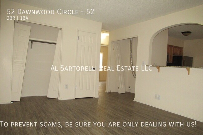 Building Photo - Pet Friendly Condo close to town and ready...