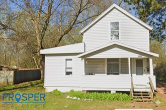 Building Photo - 1410 Emter St