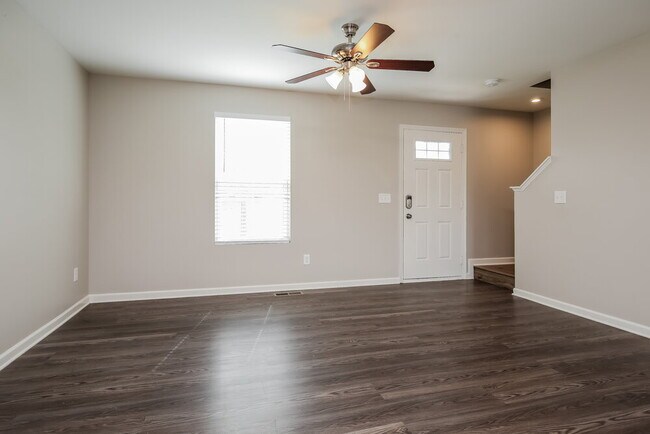 Foto del edificio - 1418 Christina Hayes Ln