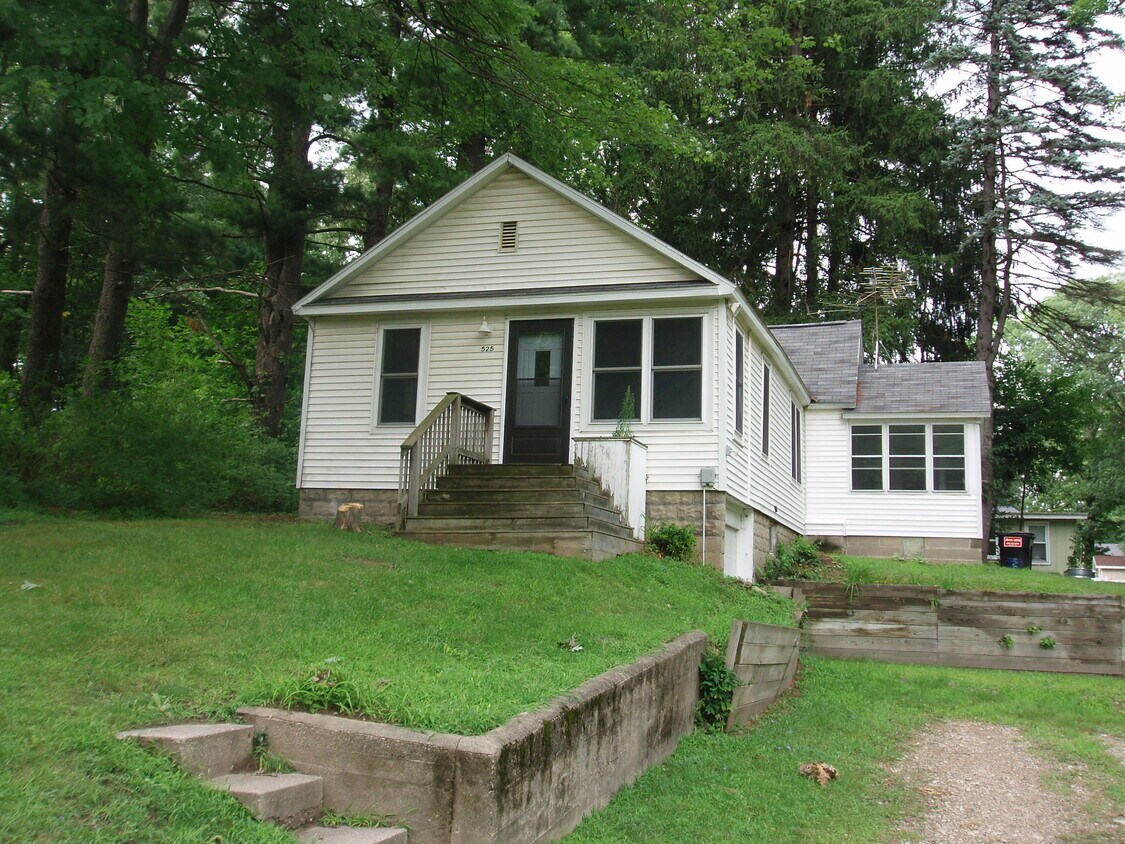 Front of house - 525 Clark Dr NW