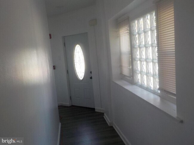 Foto del edificio - 569 N 58th St